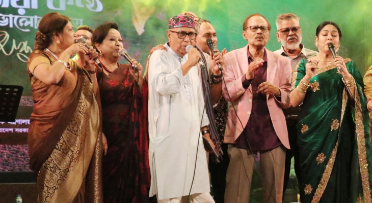 বর্ণাঢ্য আয়োজনে সৈয়দ আব্দুল হাদীকে রাষ্ট্রীয় সম্মাননায় ভূষিত